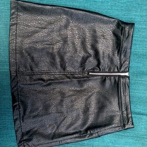 I am selling a black shirt